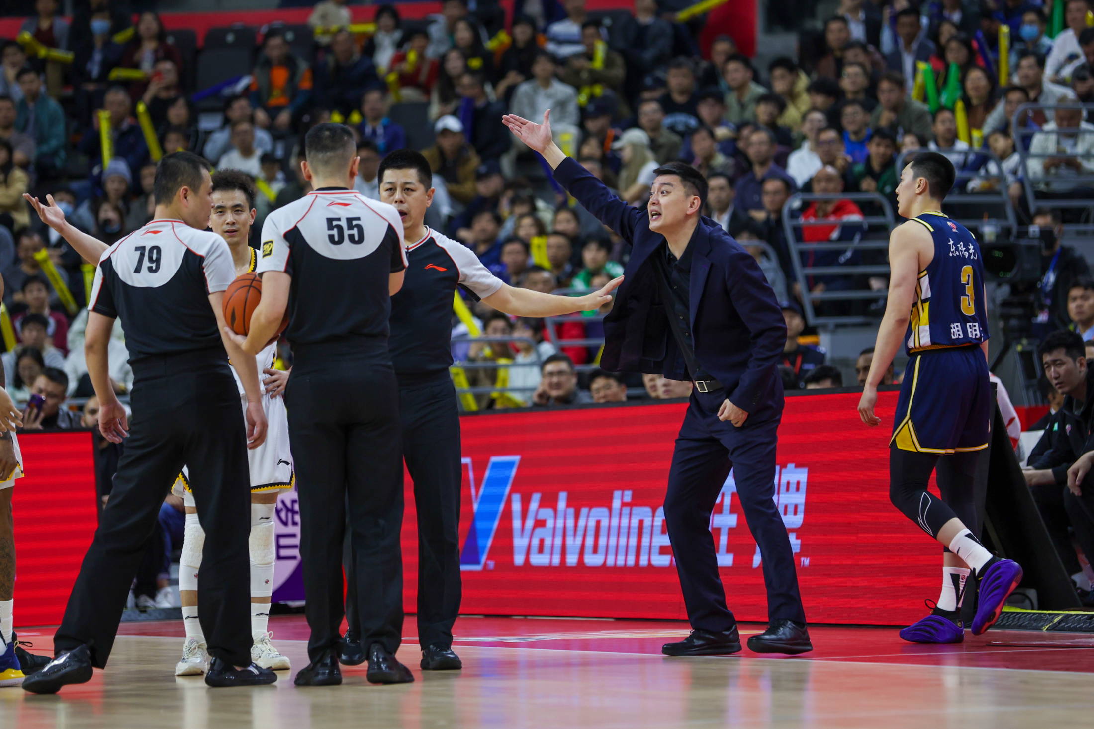 九游体育app-包含国际比赛日CBA常规赛焦点战，波特兰开拓者扳平良机，质疑声仍在，细节决定成败的词条