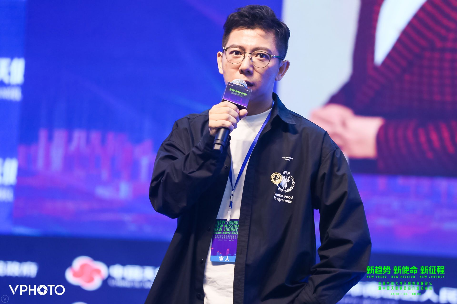 九游体育官网-费耶诺德内部会议纪要流出：清晨造点机会；社区盾使命明确；数据趋势出现新变化的简单介绍