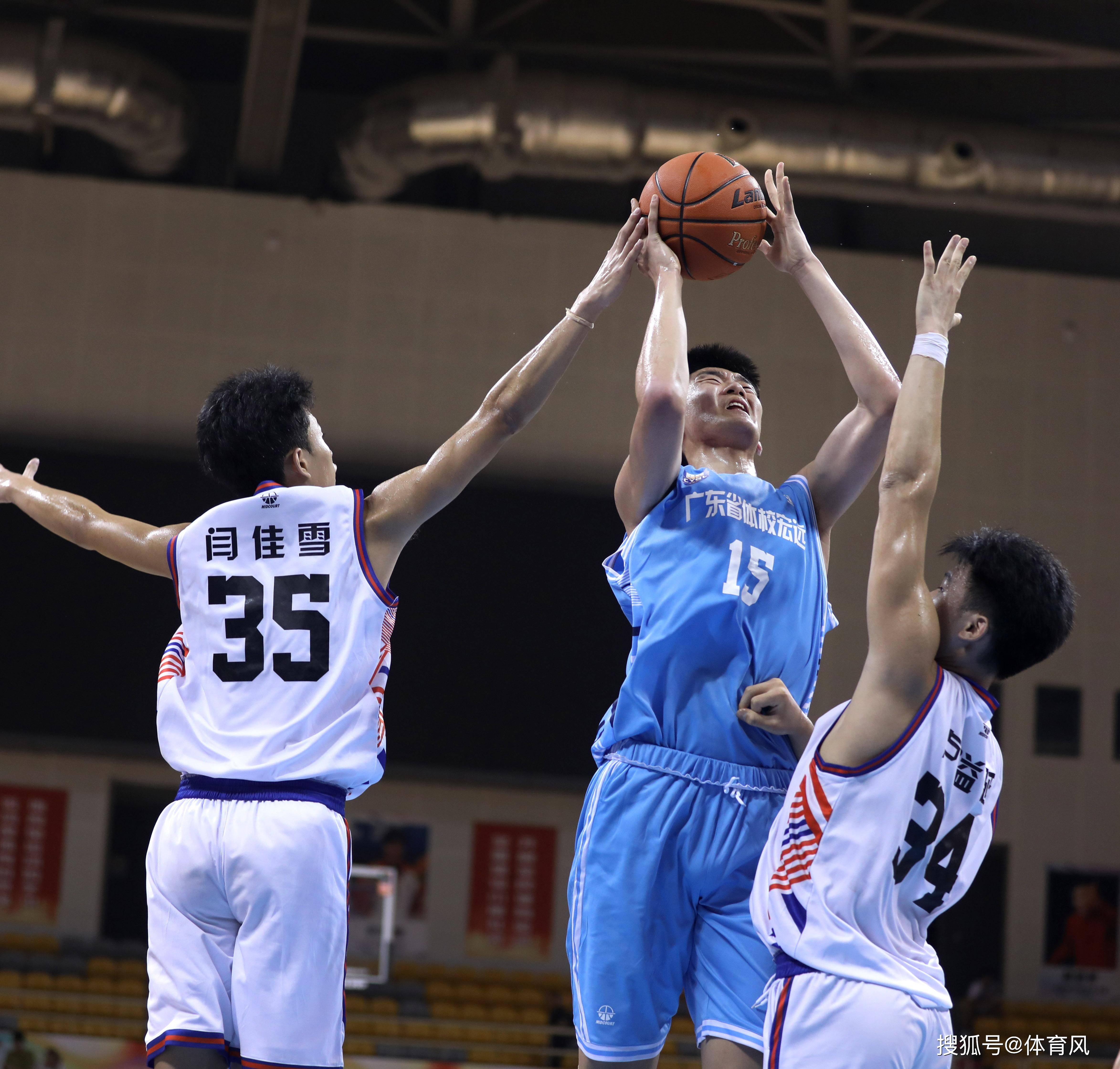 九游体育app-包含今夜CBA常规赛传出新动向，广东宏远强势反弹，管理层表态——球迷炸锅，数据趋势出现新变化的词条